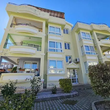 Penthouse 130m2 Outstanding Sea And Mountain Views Apartament Karavas (Northern Cyprus)